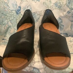Ladies Sole Society peep toe shoes (size 6)